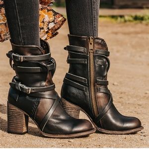 Black baker Freebird size 6 boots worn 2-3xs